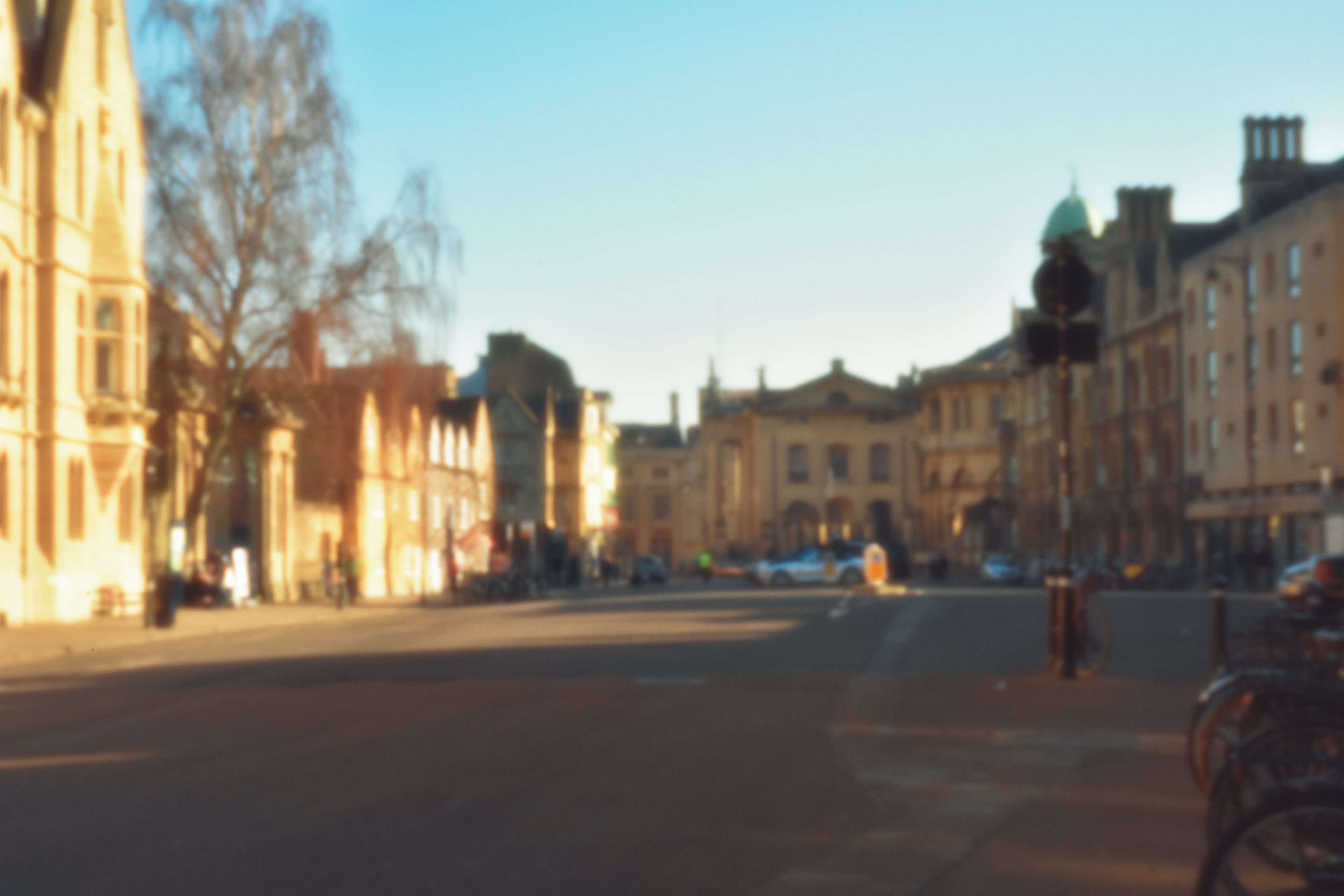 Looking east on Broad Street. This was a 1 second exposure at ISO 400. Balliol
College, left, has a nice glowing effect, which was achieved entirely in
camera.